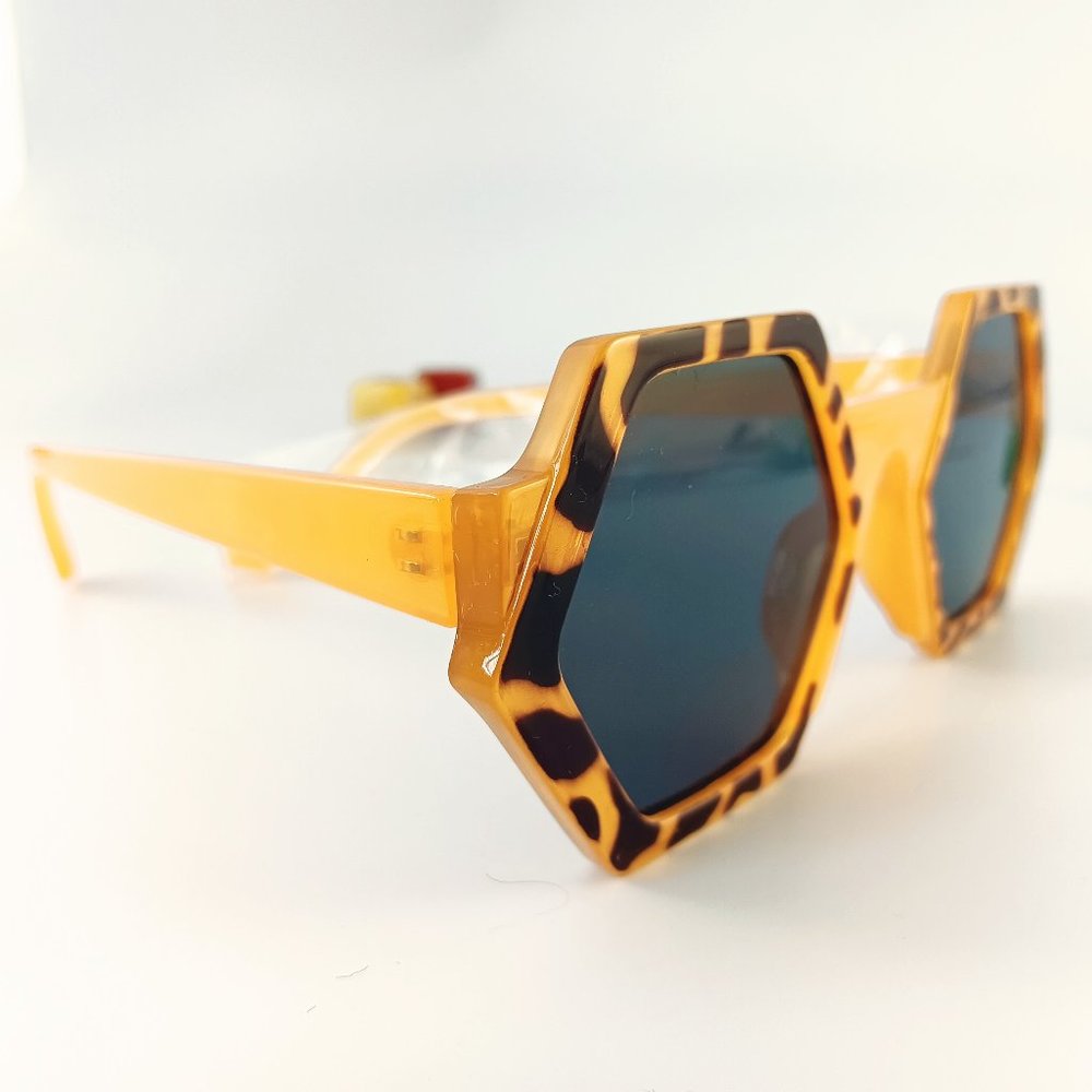 NEW Chic Vintage Polygon Sunglasses: Trendy Leopard Tea Design, UV400 Protection